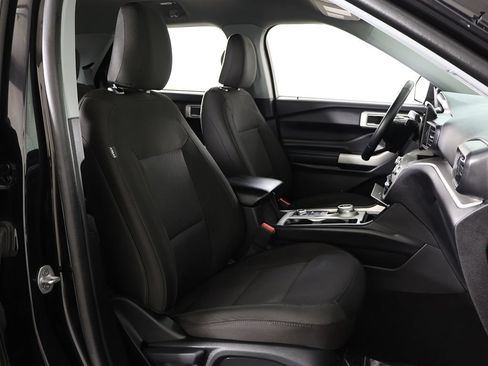 Used 2023 Ford Explorer XLT AWD/4WD image 30