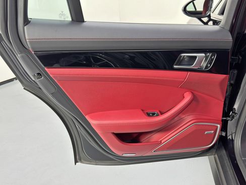 Used 2022 Porsche Panamera 4 w/ Premium Package image 47