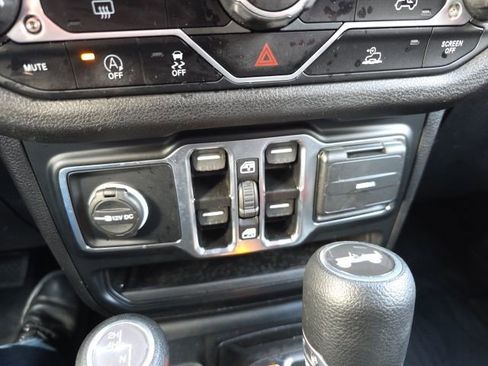 Used 2024 Jeep Wrangler Sport S image 25