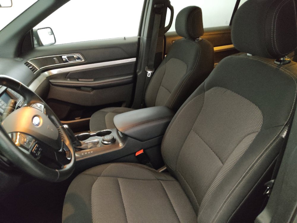 Used 2017 Ford Explorer XLT AWD/4WD image 17