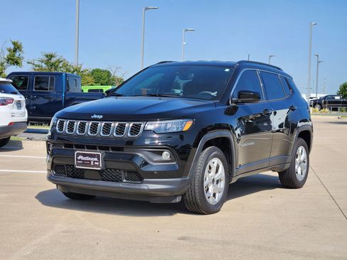 New 2025 Jeep Compass Latitude image 8