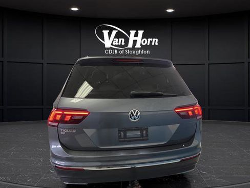 Used 2020 Volkswagen Tiguan SE w/ Panoramic Sunroof Package image 13