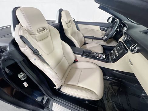 Used 2020 Mercedes-Benz SLC 300 image 25