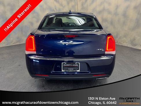 Used 2015 Chrysler 300 C RWD image 6