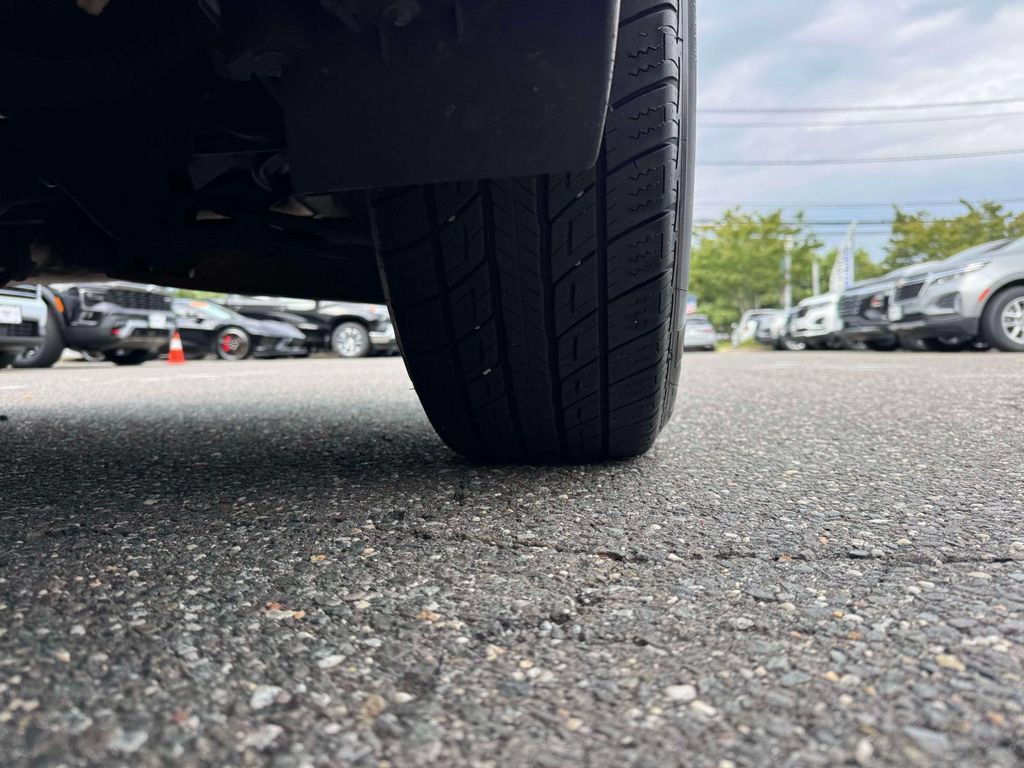 Used 2019 Chevrolet Equinox LT AWD/4WD image 12