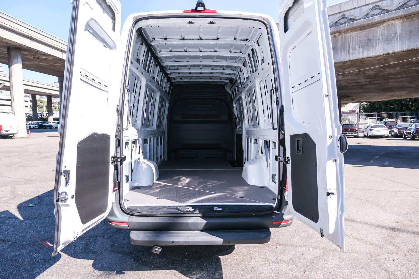 New 2025 Mercedes-Benz eSprinter 170 Cargo image 24