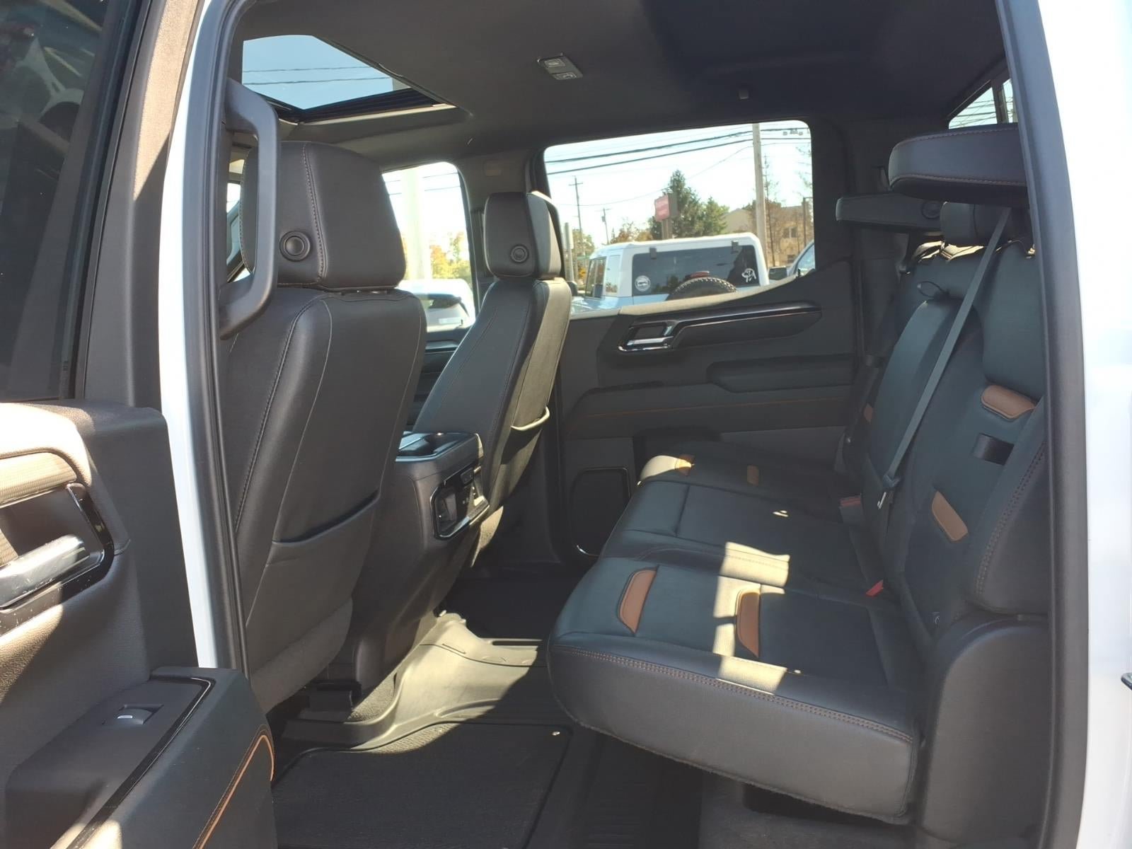 Used 2023 GMC Sierra 1500 AT4 w/ Technology Package AWD/4WD image 15