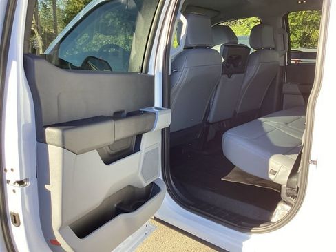 New 2026 Ford F350 4x4 Crew Cab DRW Super Duty image 18