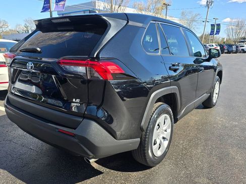 Used 2023 Toyota RAV4 LE AWD/4WD image 7
