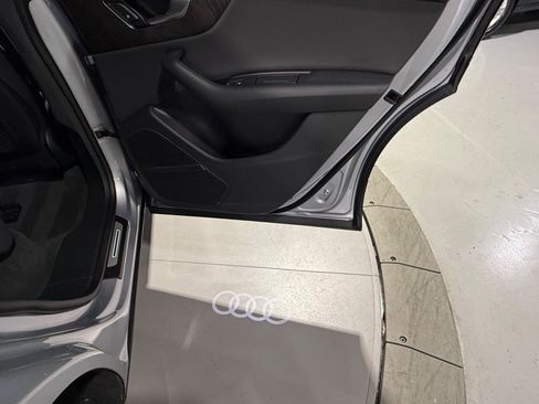 Used 2019 Audi Q8 Premium Plus w/ Premium Plus AWD/4WD image 42