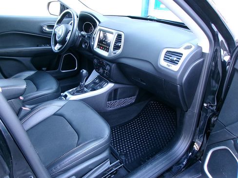 Used 2019 Jeep Compass Latitude w/ Popular Equipment Group image 10