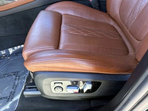 Used 2022 BMW X7 xDrive40i w/ Executive Package image 21
