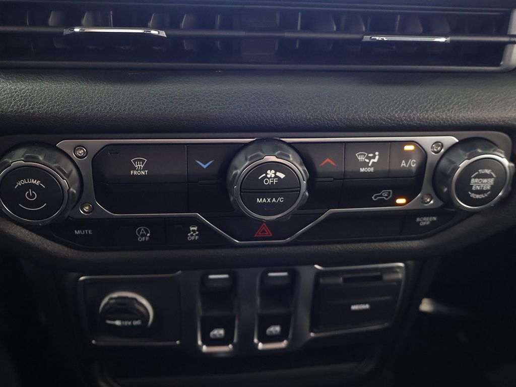 Used 2026 Jeep Wrangler Sport AWD/4WD image 38