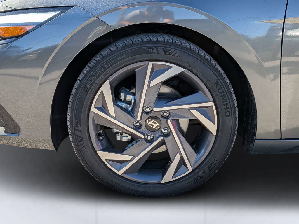 Certified 2025 Hyundai Elantra SEL FWD image 15