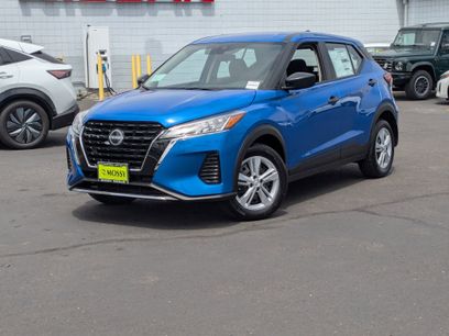 New 2025 Nissan Kicks Play S