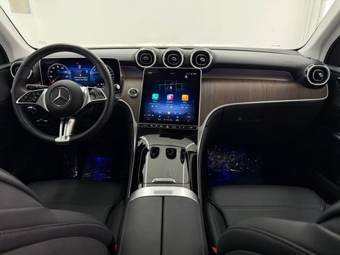 Used 2025 Mercedes-Benz GLC 350e 4MATIC image 12