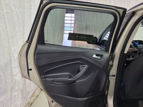 Used 2018 Ford Escape SE image 47