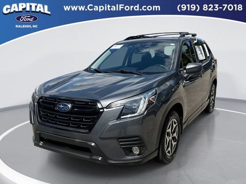 Used 2023 Subaru Forester Premium AWD/4WD image 1
