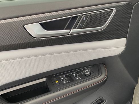 Used 2024 Volkswagen Atlas Peak Edition SEL image 23