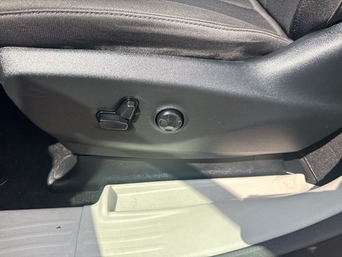 Used 2017 Chrysler Pacifica Touring FWD image 14
