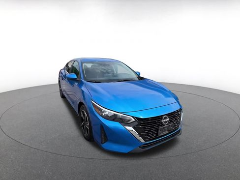 Used 2025 Nissan Sentra SV FWD image 2