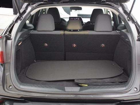 Used 2021 Toyota C-HR LE image 31