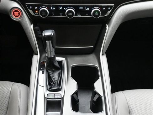 Used 2018 Honda Accord Touring image 25