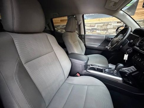 Used 2016 Toyota Tacoma SR5 w/ SR5 Appearance Package (SN) AWD/4WD image 15