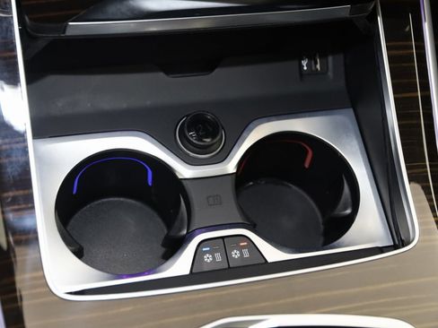 Used 2023 BMW X7 M60i w/ Executive Package image 39