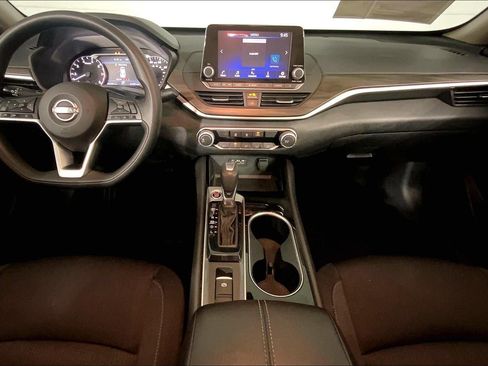 Used 2024 Nissan Altima 2.5 SV AWD/4WD image 15