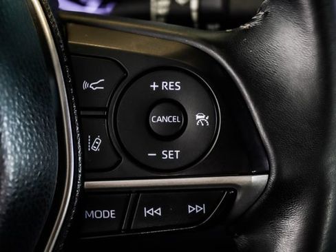 Used 2022 Toyota Camry XLE FWD image 36
