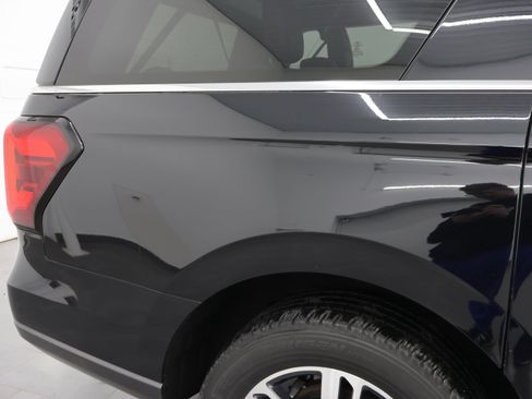 Used 2023 Ford Expedition Max Limited image 27