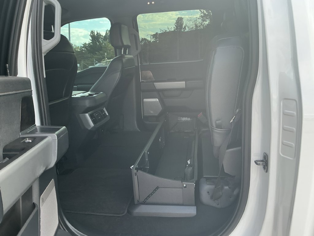 Used 2024 Ford F250 Lariat w/ Black Appearance Package AWD/4WD image 19