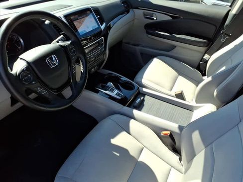 Used 2017 Honda Pilot Touring image 13
