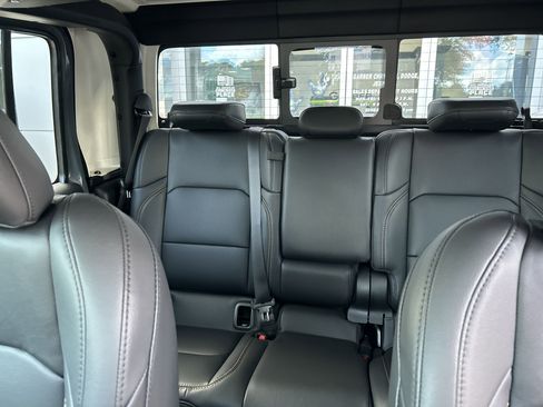 New 2025 Jeep Gladiator Sport image 14