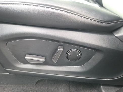 Used 2023 Ford Explorer XLT w/ Equipment Group 202A image 27