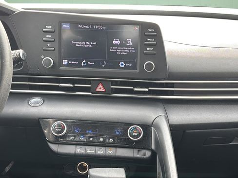 Used 2022 Hyundai Elantra SEL w/ Preferred Accessory Package image 22