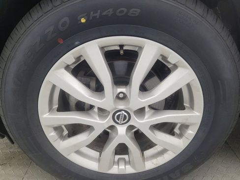 Used 2020 Nissan Rogue SV FWD image 31
