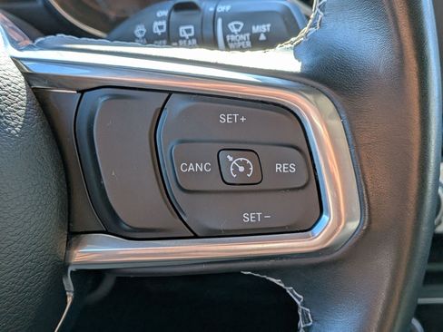 Used 2022 Jeep Wrangler Unlimited Sahara image 15