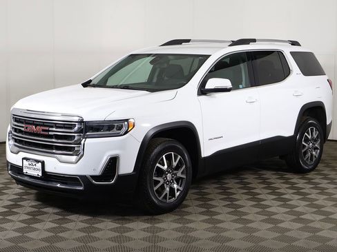 Used 2023 GMC Acadia SLE w/ Driver Convenience Package image 9