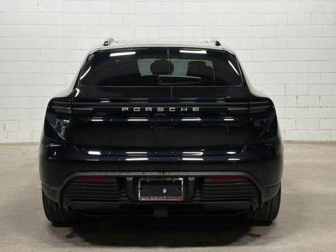 Certified 2026 Porsche Macan Electric RWD image 8