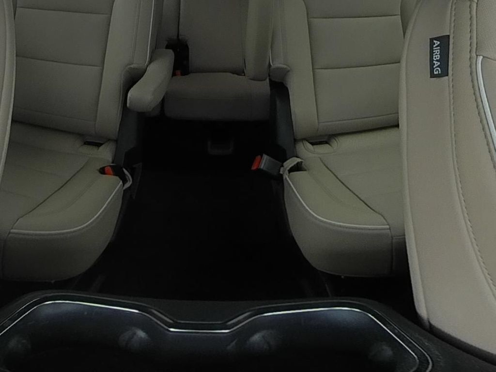 Used 2025 Buick Enclave Preferred w/ Power Package FWD image 13