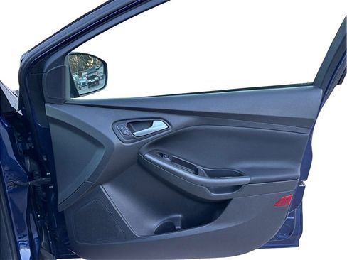 Used 2017 Ford Focus SEL image 33