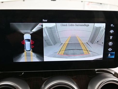 Used 2022 Mercedes-Benz GLC 300 4MATIC image 21