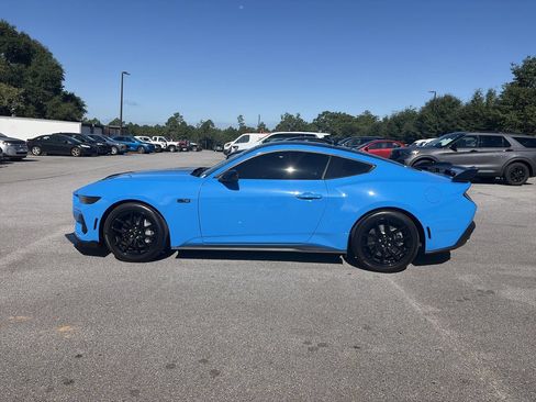 Used 2025 Ford Mustang GT Premium RWD image 4