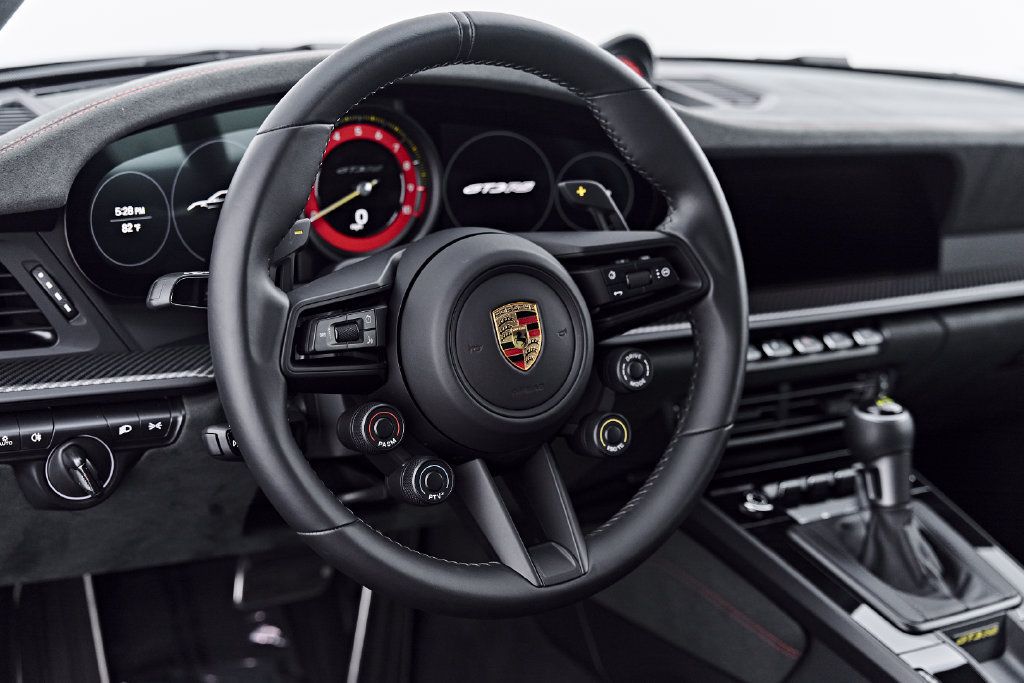 Used 2025 Porsche 911 GT3 RS RWD image 2