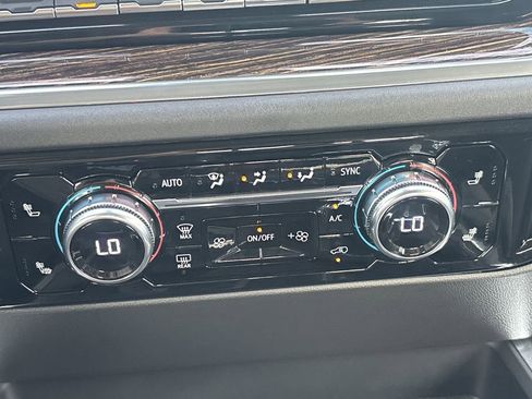 Used 2025 GMC Sierra 1500 Elevation w/ Preferred Package image 17