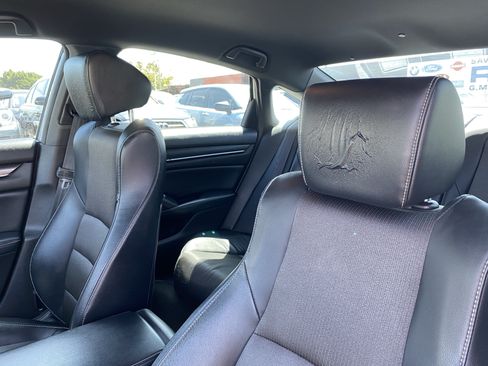 Used 2018 Honda Accord Sport image 15