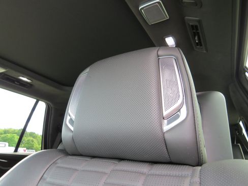 Certified 2024 Cadillac Escalade Sport Platinum w/ LPO, ONYX Package image 22