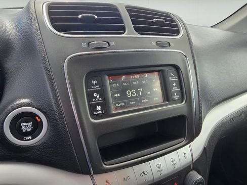 Used 2020 Dodge Journey SE FWD image 17